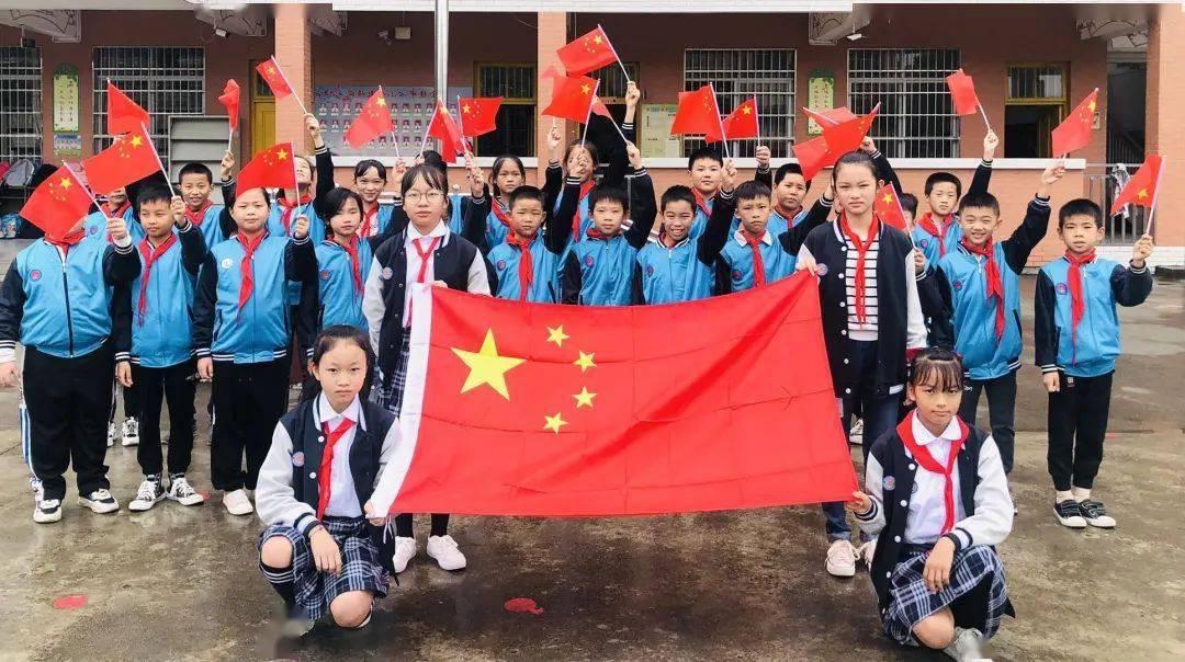 妻子6年前因胃癌去世,如今14岁的儿子又患癌,男子忍不住落泪